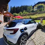 Konukevi Almhof 3*