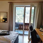 Almhof Penzion 3*