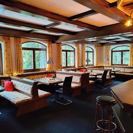 Almhof Penzion 3*