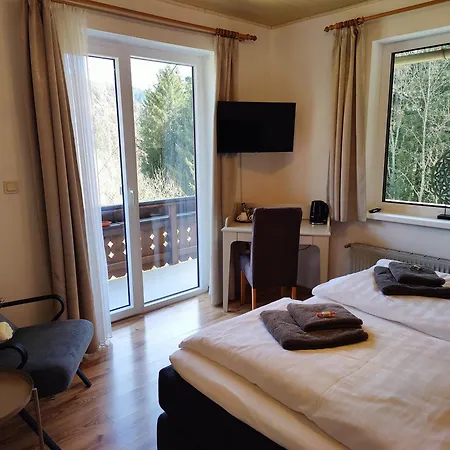 Almhof بيت ضيافة 3*