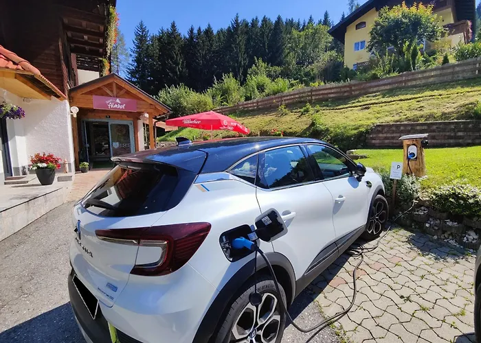 بيت ضيافة Almhof 3*