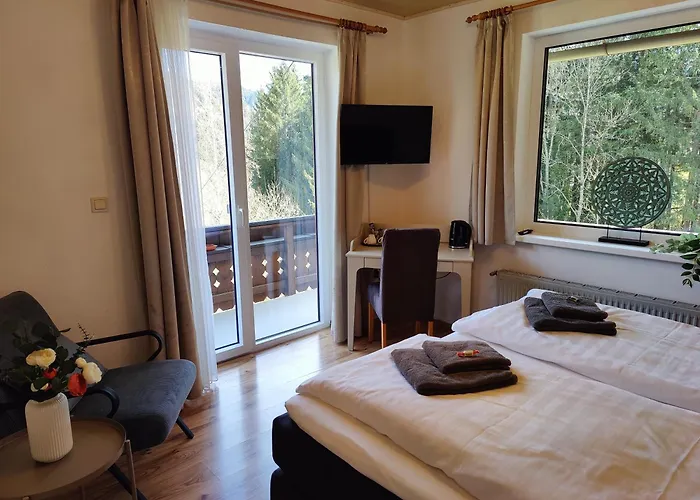 Almhof بيت ضيافة 3*